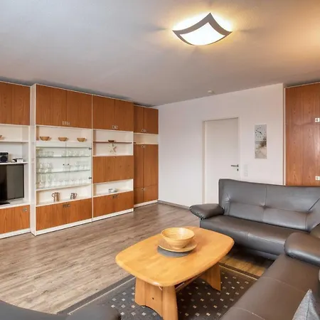 Terrassenhaus, 55 Apartment *